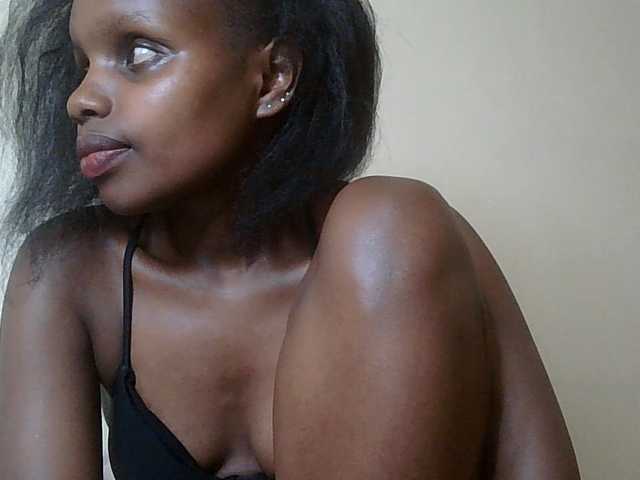 HornyZara live cam on BongaCams