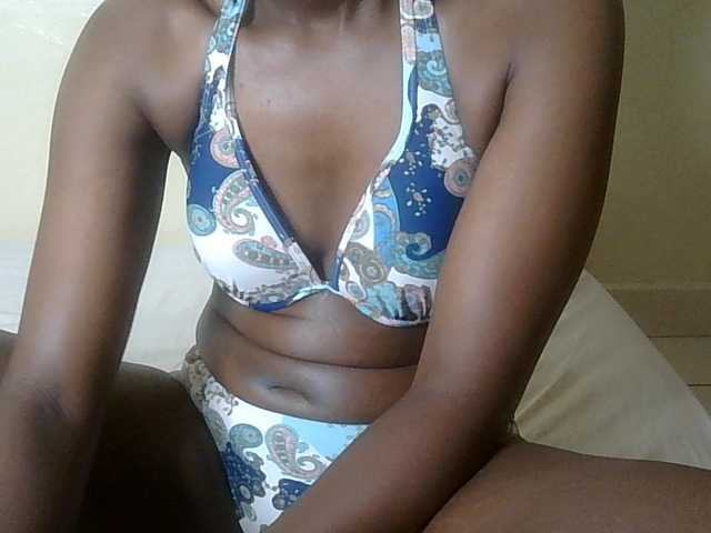 HornyZara live cam on BongaCams