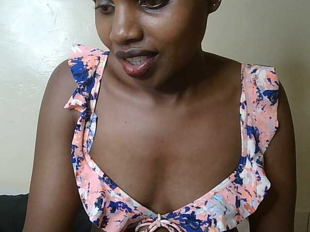 HornyZara live cam on BongaCams