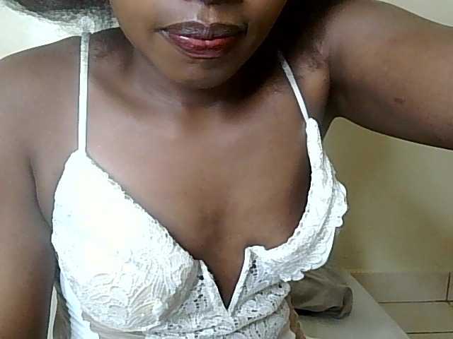 HornyZara live cam on BongaCams