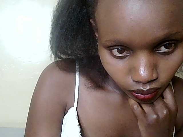 HornyZara live cam on BongaCams