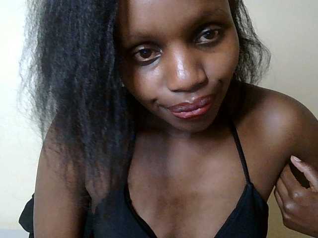 HornyZara live cam on BongaCams