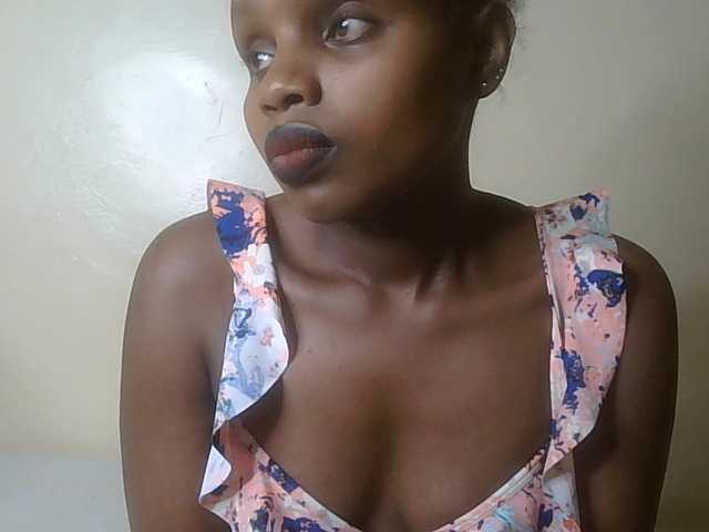 HornyZara live cam on BongaCams
