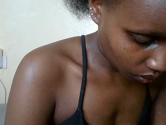 HornyZara live cam on BongaCams