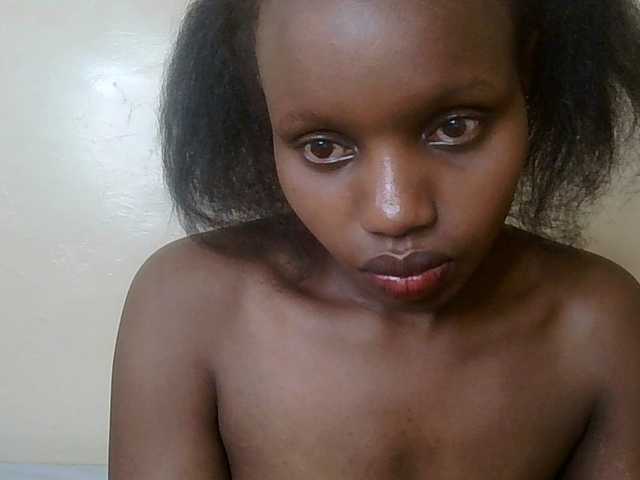HornyZara live cam on BongaCams