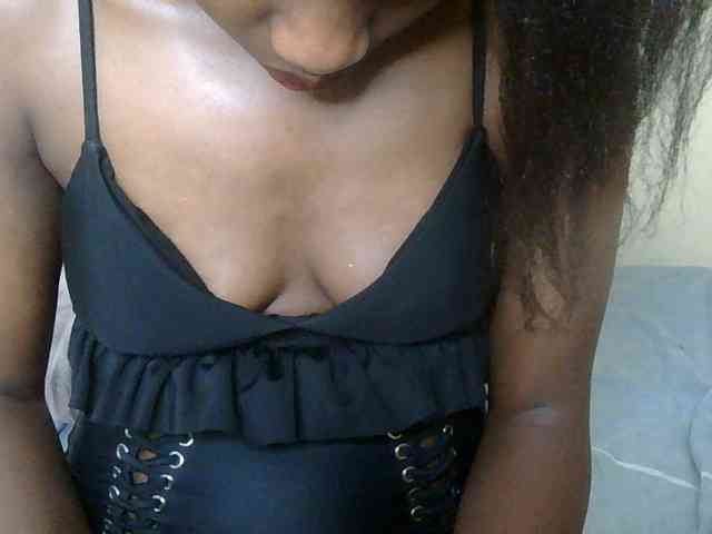 HornyZara webcam