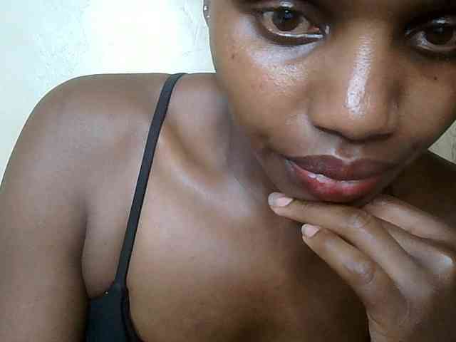 HornyZara webcam