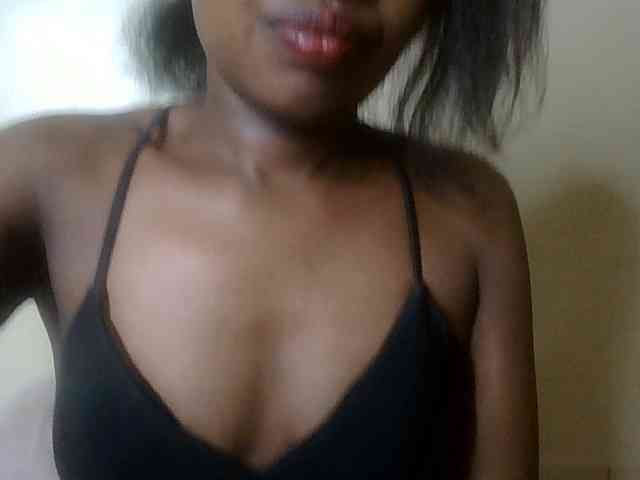 HornyZara webcam