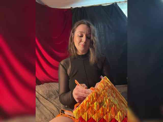 katherine-zeta-fox webcam