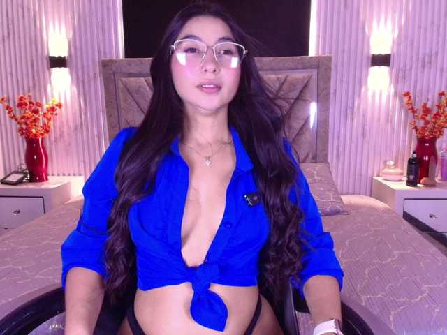 Bella-martini live cam on BongaCams