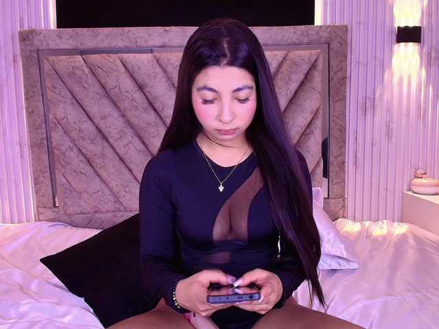 Bella-martini live cam on BongaCams