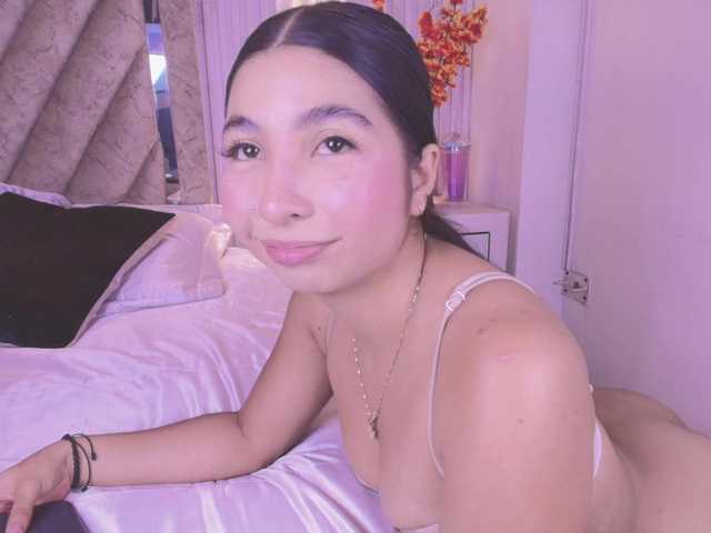 Bella-martini live cam on BongaCams