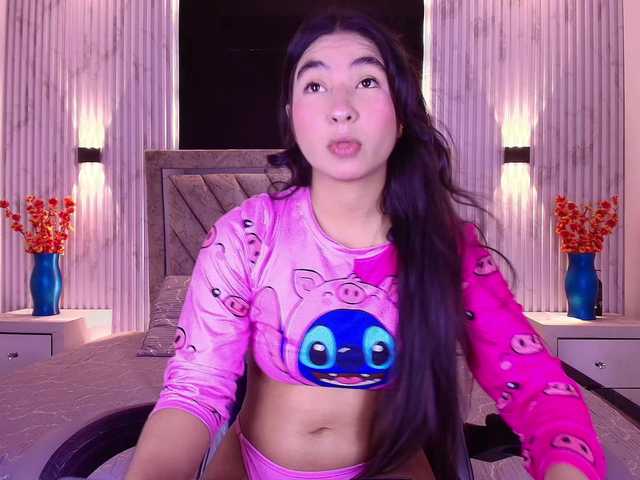 Bella-martini live cam on BongaCams