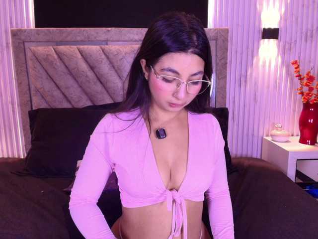 Bella-martini live cam on BongaCams
