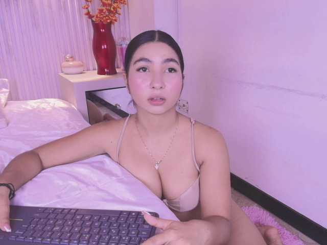 Bella-martini live cam on BongaCams