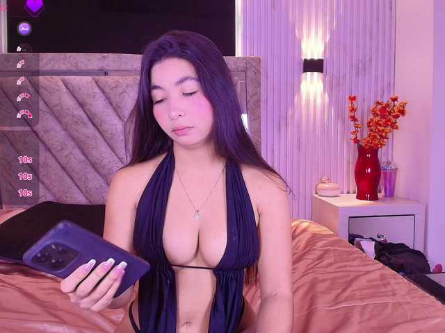 Bella-martini live cam on BongaCams