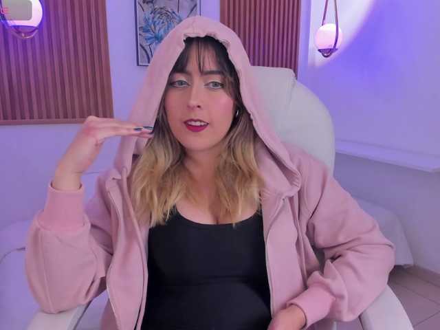 JennyDreamm live cam on BongaCams