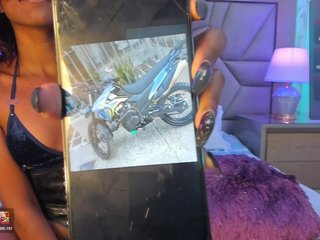 ElarisBlake's Live Webcam