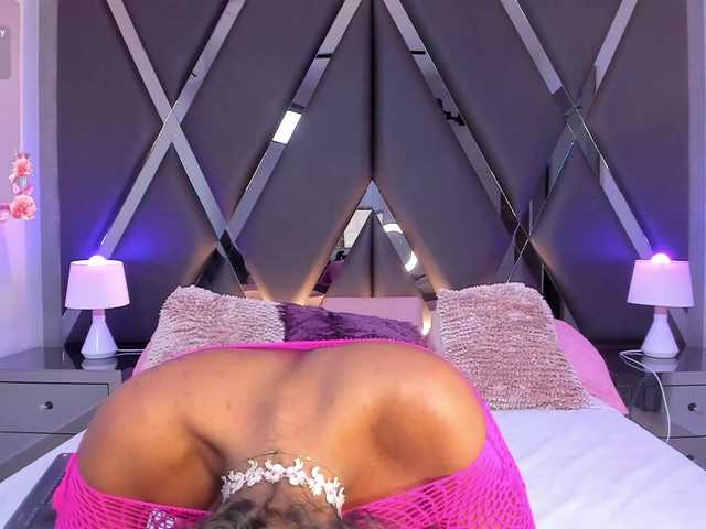 ElarisBlake live cam on BongaCams