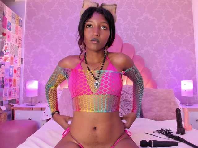 ElarisBlake live cam on BongaCams