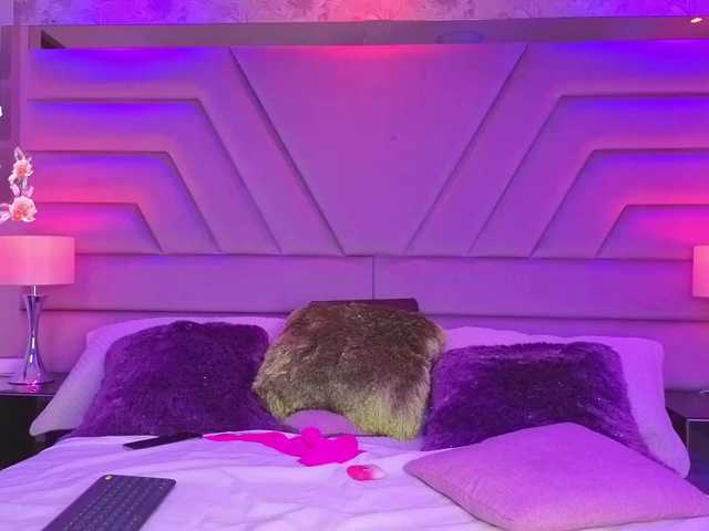 ElarisBlake live cam on BongaCams