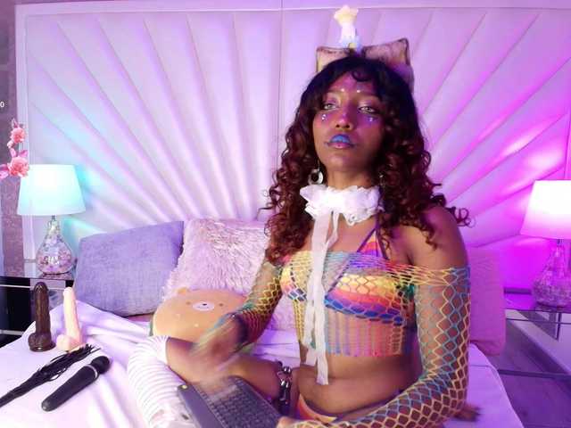 ElarisBlake live cam on BongaCams
