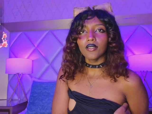 ElarisBlake live cam on BongaCams