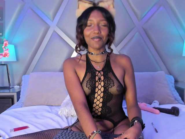 ElarisBlake live cam on BongaCams