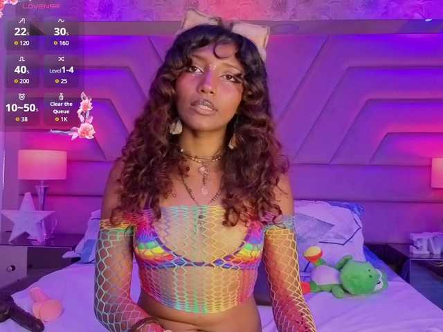 ElarisBlake live cam on BongaCams