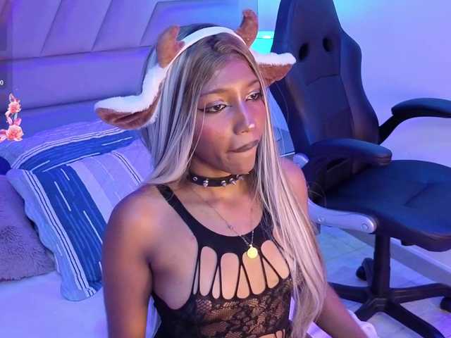 ElarisBlake live cam on BongaCams