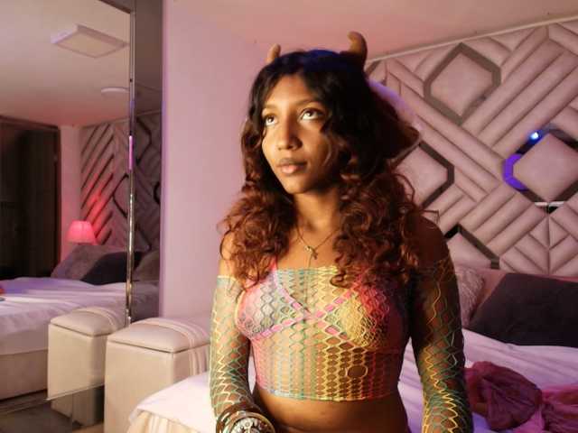 ElarisBlake live cam on BongaCams