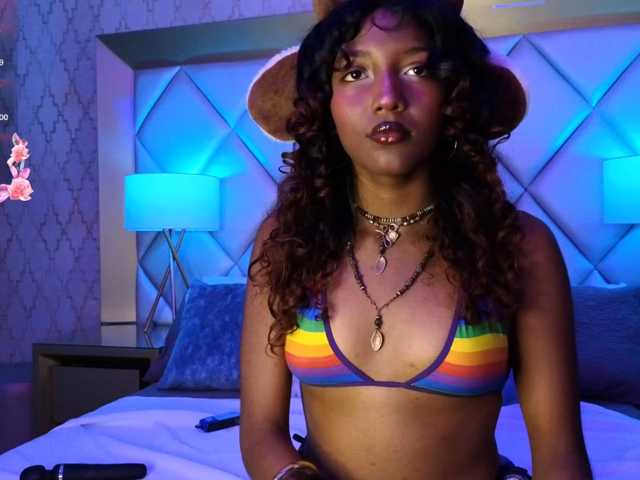 ElarisBlake live cam on BongaCams