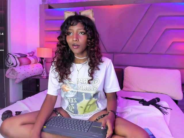 ElarisBlake live cam on BongaCams
