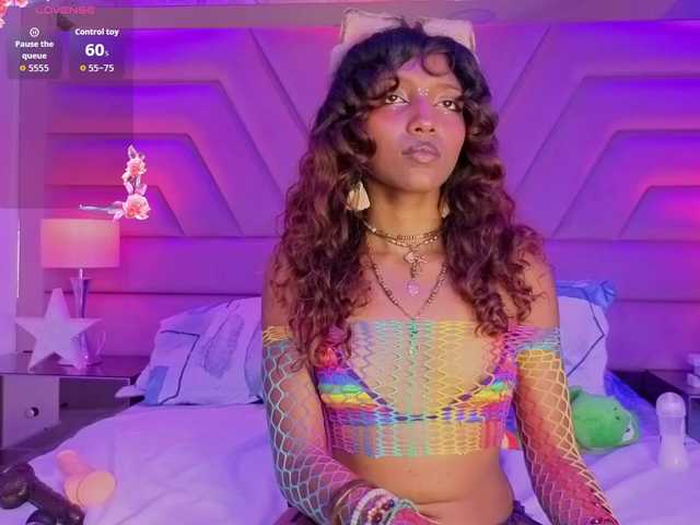 ElarisBlake live cam on BongaCams