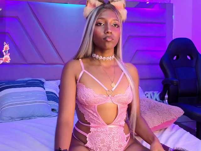 ElarisBlake live cam on BongaCams