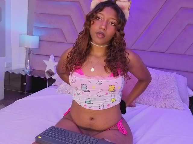 ElarisBlake live cam on BongaCams