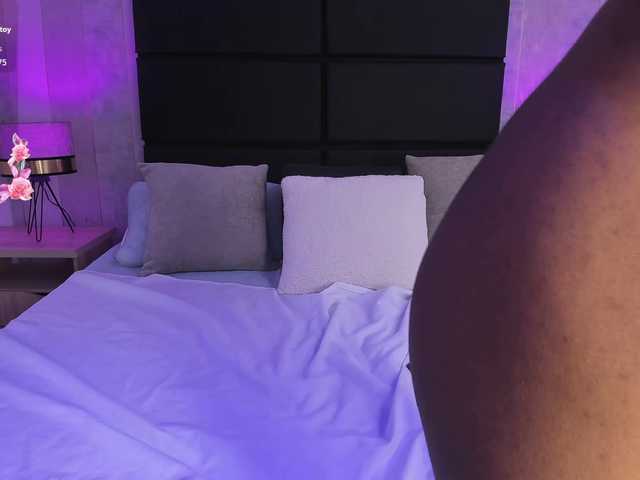 ElarisBlake live cam on BongaCams