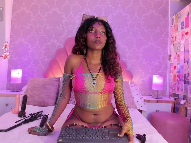 ElarisBlake live cam on BongaCams