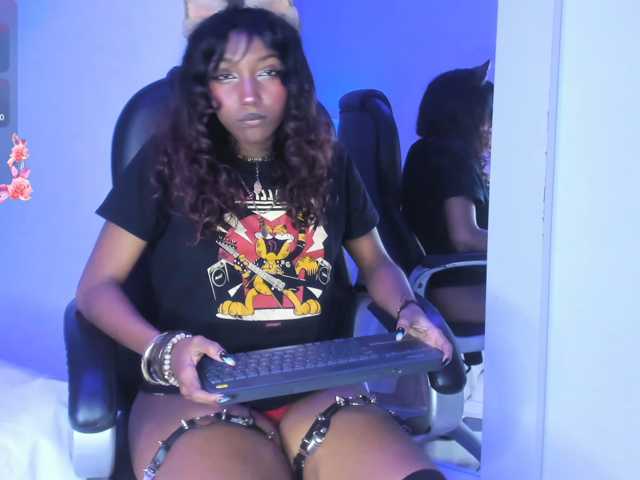 ElarisBlake live cam on BongaCams