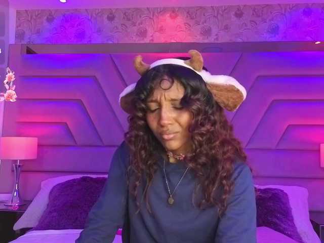 ElarisBlake live cam on BongaCams