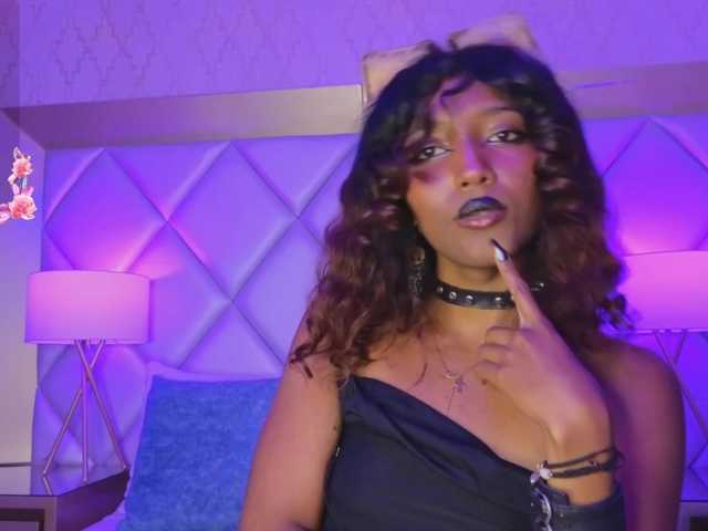 ElarisBlake live cam on BongaCams