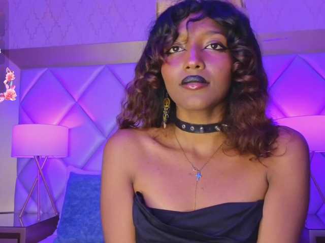 ElarisBlake live cam on BongaCams
