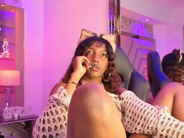 ElarisBlake live cam on BongaCams