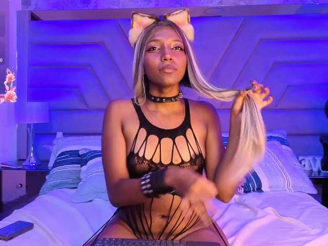 ElarisBlake live cam on BongaCams