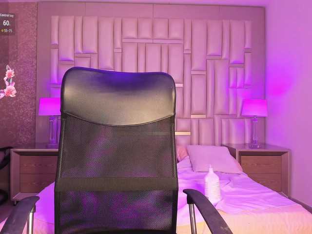 ElarisBlake live cam on BongaCams