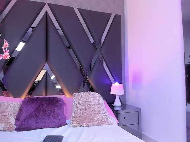 ElarisBlake live cam on BongaCams