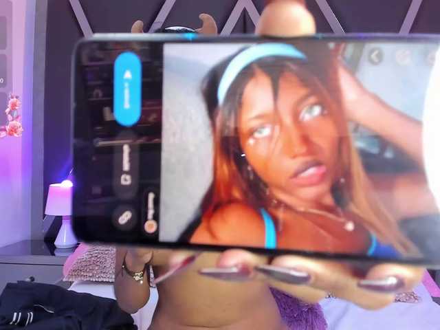 ElarisBlake live cam on BongaCams
