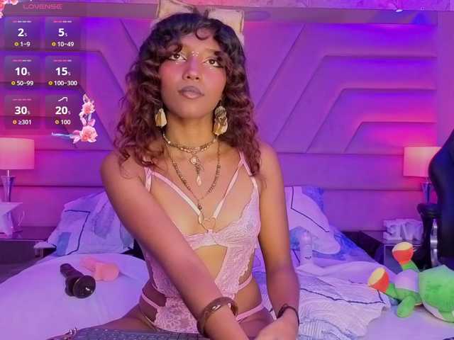 ElarisBlake live cam on BongaCams