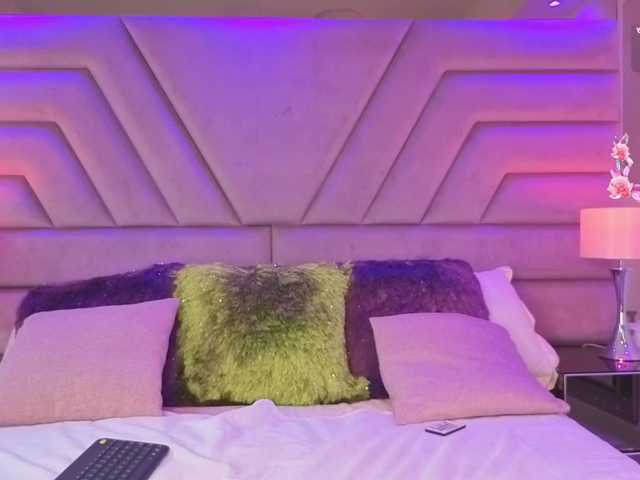 ElarisBlake live cam on BongaCams