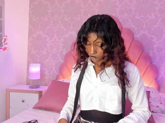 ElarisBlake live cam on BongaCams